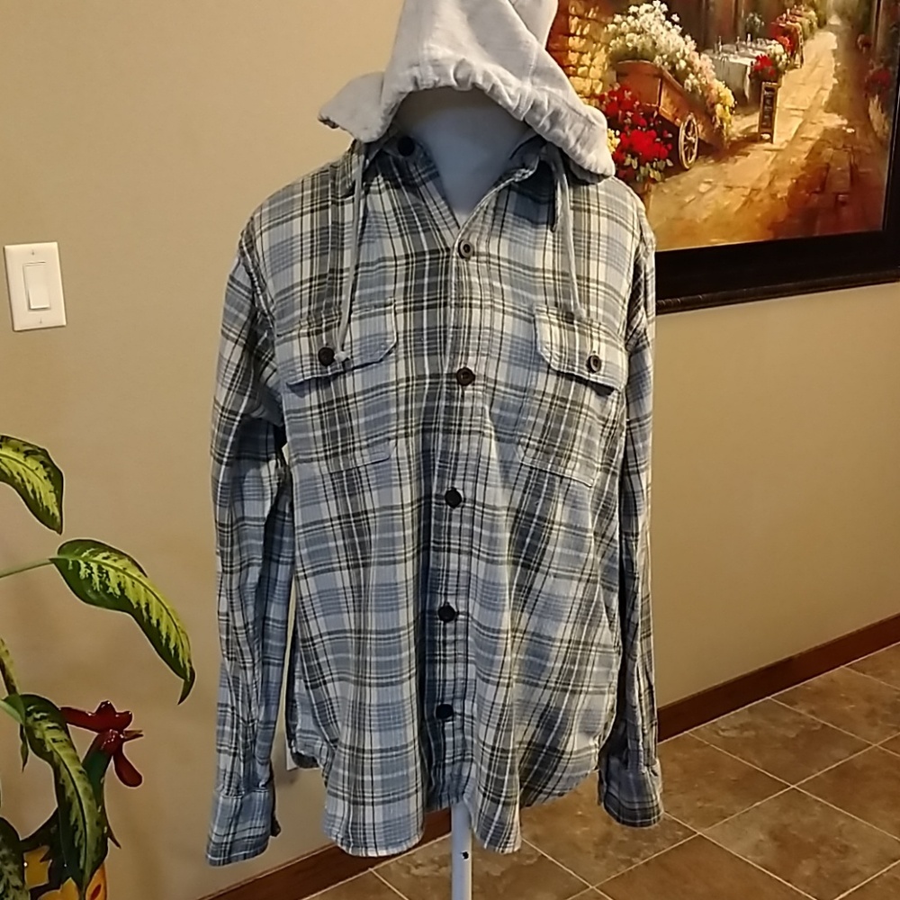 Red Snap who did flannel button-up shirt